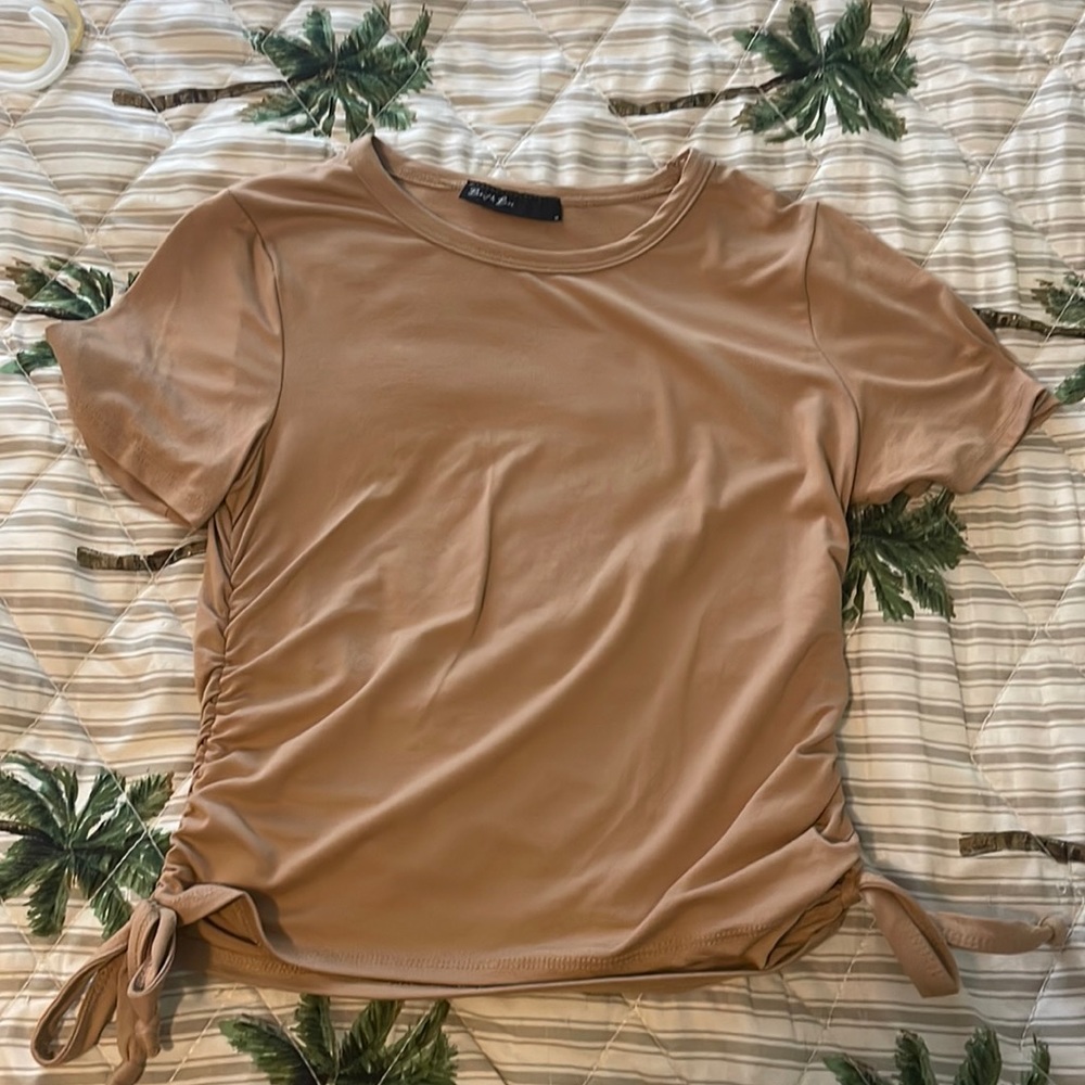 Fitted tee